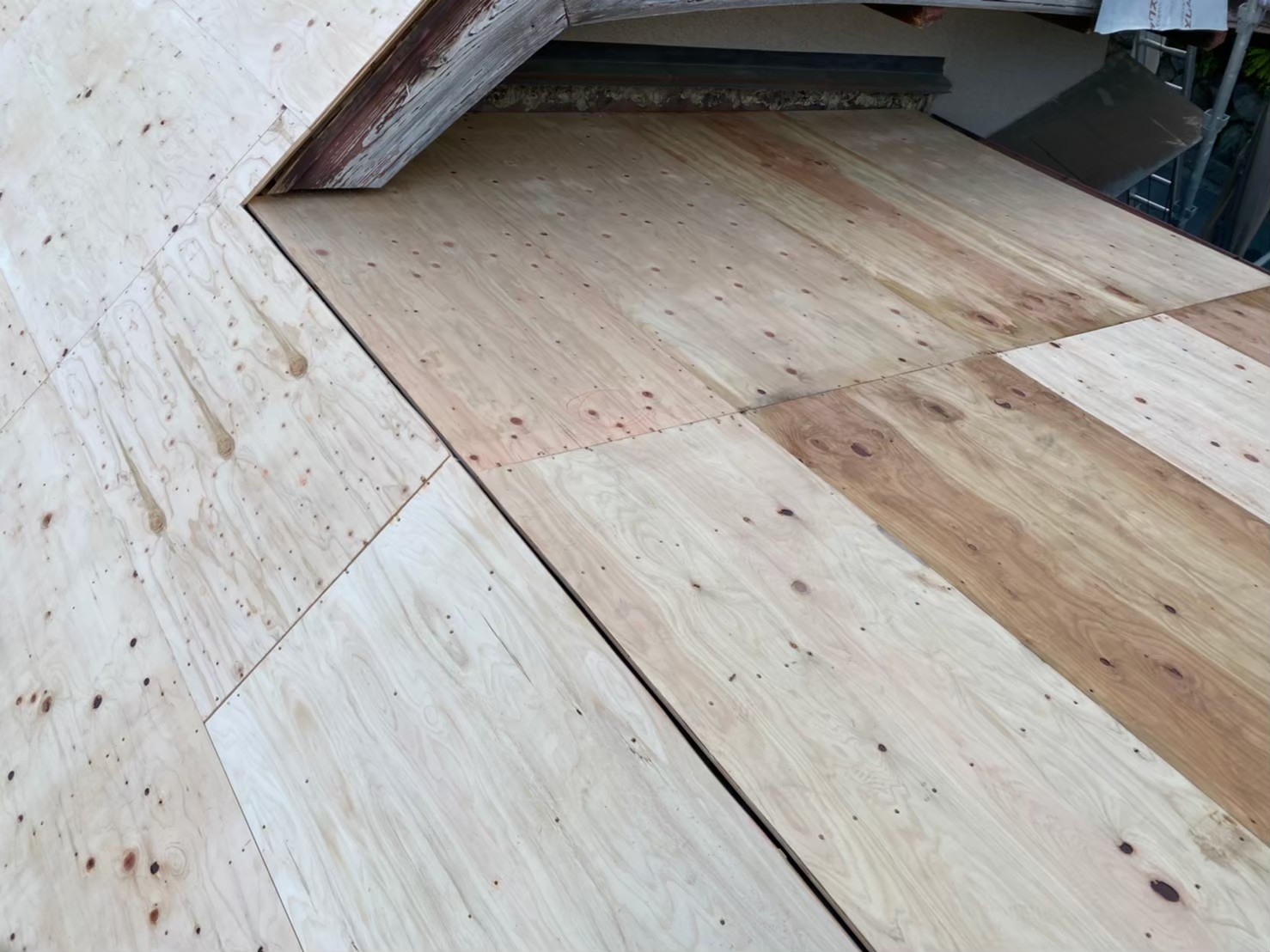 野地板の増し張りでメンテナンス